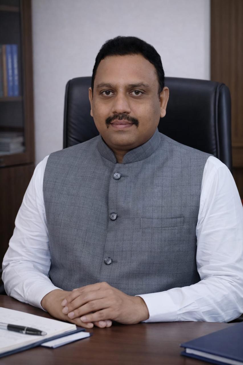 Dr. Raviprakash M L